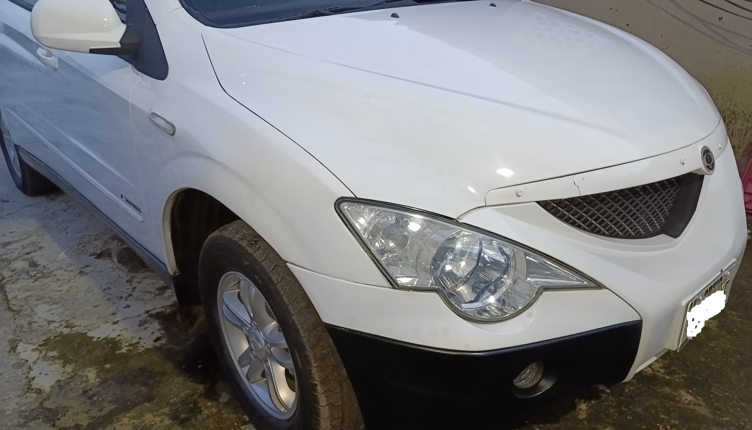 2009 White Ssangyong Actyon Pick Up Truck Available for Sale In Abuja